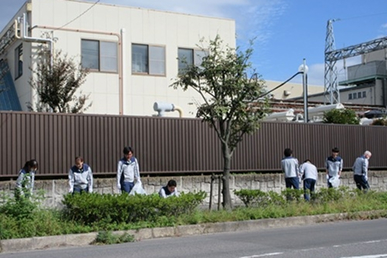 工場周辺の清掃活動（福島第一工場）